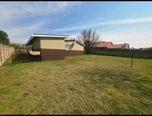 3 BEDROOM HOUSE FOR SALE IN ROTHDENE